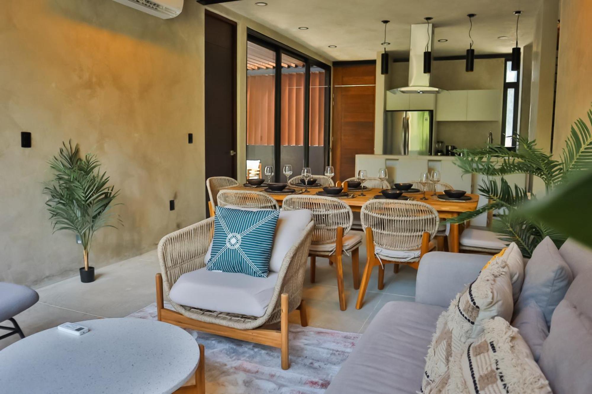 Quiet 4br Townhouse With Private Pool, Roof, Patio Apartamento *