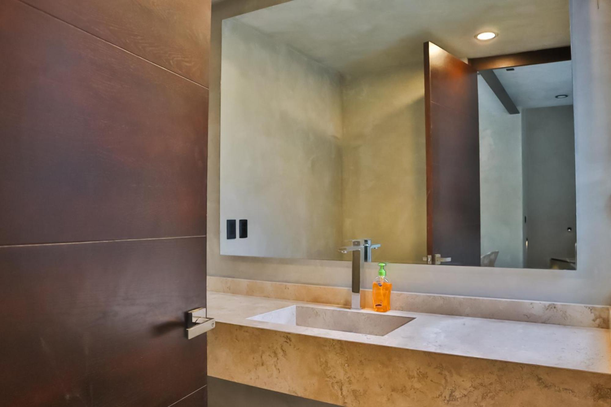 Apartamento Quiet 4br Townhouse With Private Pool, Roof, Patio